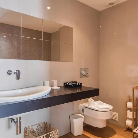 2 Bedroom Belem Wonder By Lovelystay 리스본