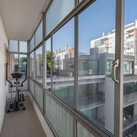 Belem 2Br With Balcony & City Views By Lovelystay *