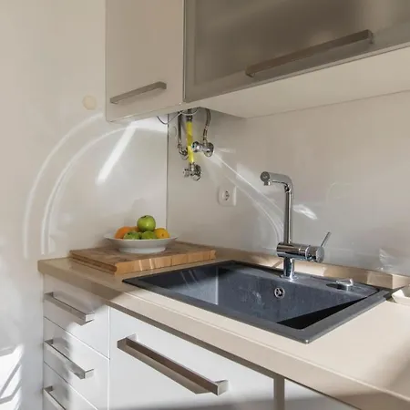 Lovelystay - 2 Bedroom Belem Wonder Apartment Lisbon
