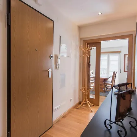 Belem 2Br With Balcony & City Views By Lovelystay