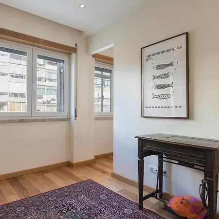 아파트 Belem 2Br With Balcony & City Views By Lovelystay 리스본
