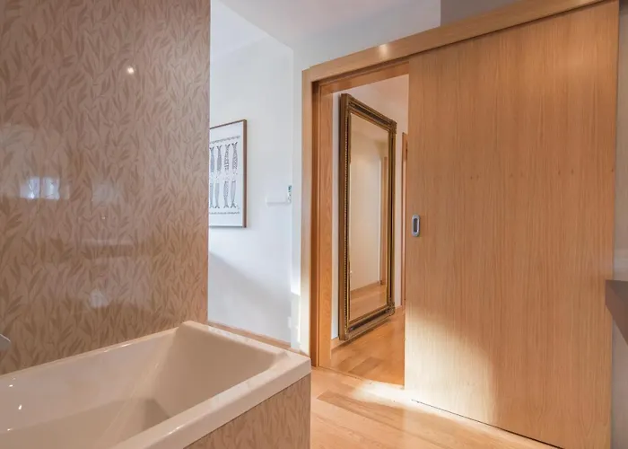 2 Bedroom Belem Wonder By Lovelystay شقة Lisboa